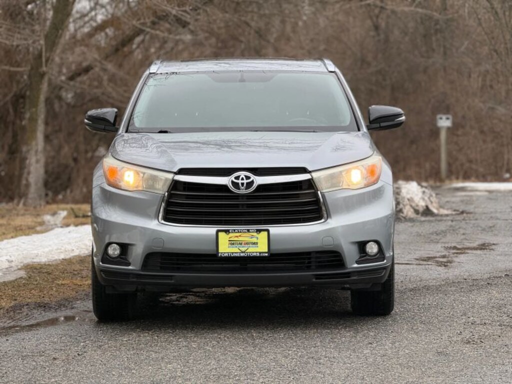 Used 2015 Toyota Highlander XLE Sport Utility 4D SUV