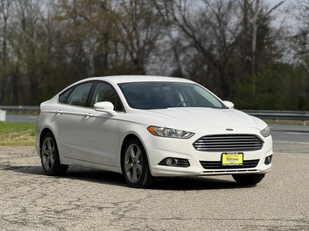 Used 2015 Ford Fusion SE Sedan 4D Sedan