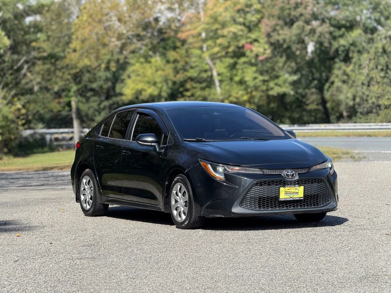 2020 Toyota Corolla LE photo 3