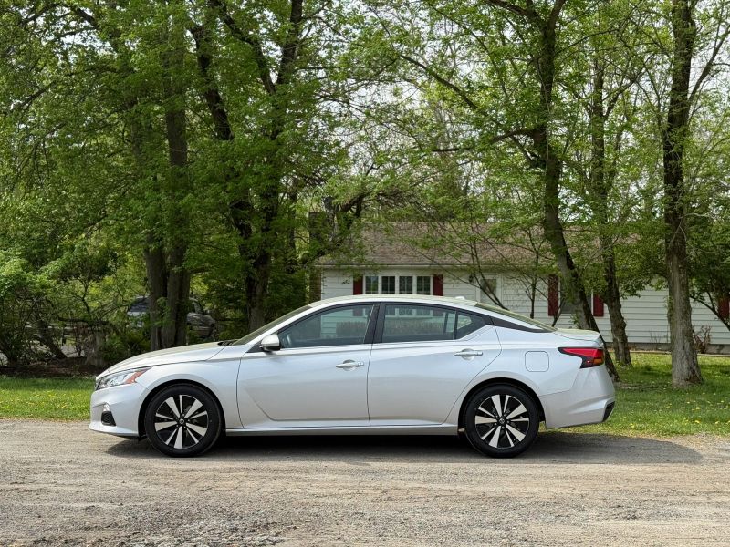 2022 Nissan Altima SV - Photo 8