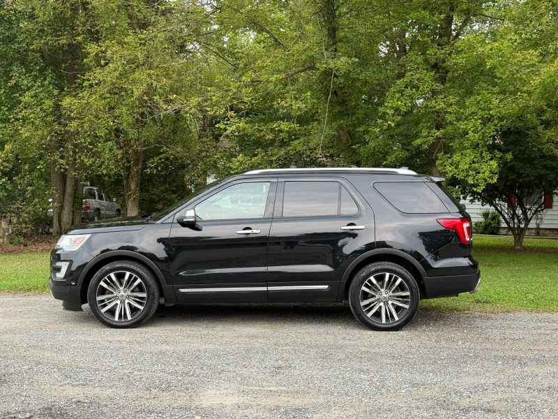 2017 Ford Explorer Platinum - Photo 8