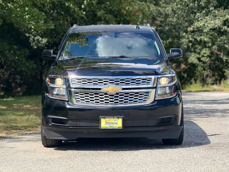 2018 Chevrolet Tahoe LT photo 2