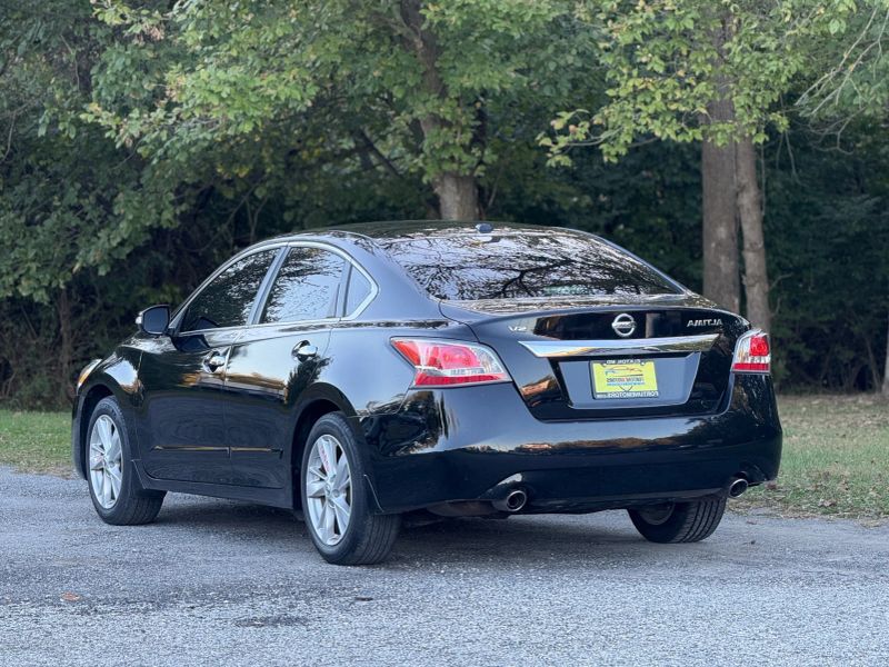 2015 Nissan Altima 2.5 SV photo 4