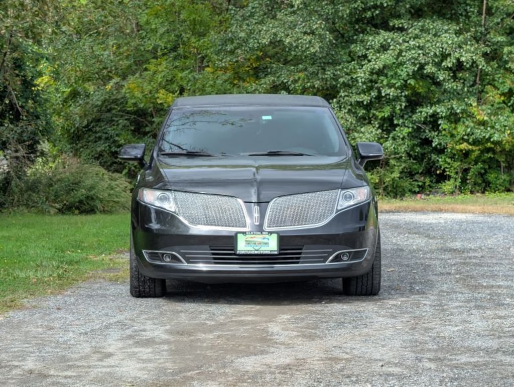 Used 2015 Lincoln MKT Sport Utility 4D SUV