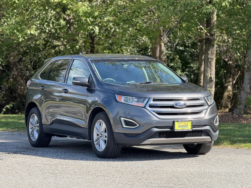 2018 Ford Edge SEL Sport photo 2