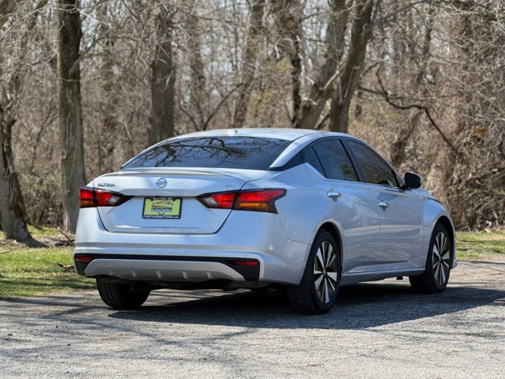 Used 2022 Nissan Altima 2.5 SV Sedan 4D Sedan