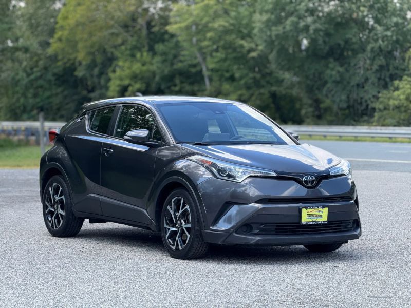 2019 Toyota C-HR XLE photo 3