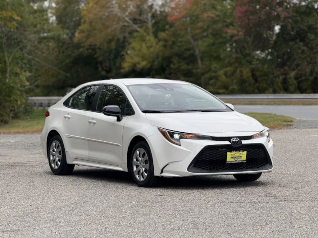 Used 2020 Toyota Corolla LE Sedan 4D Sedan