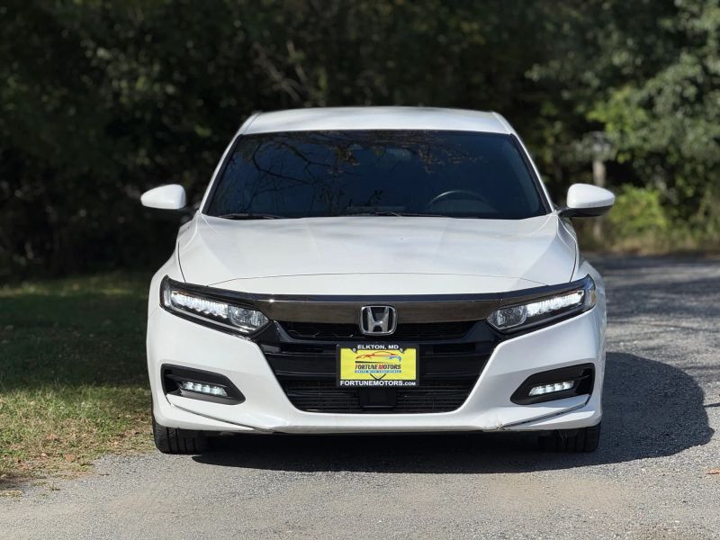 2019 Honda Accord Sport photo 2