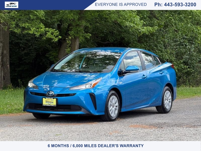 2019 Toyota Prius LE FWD's photo