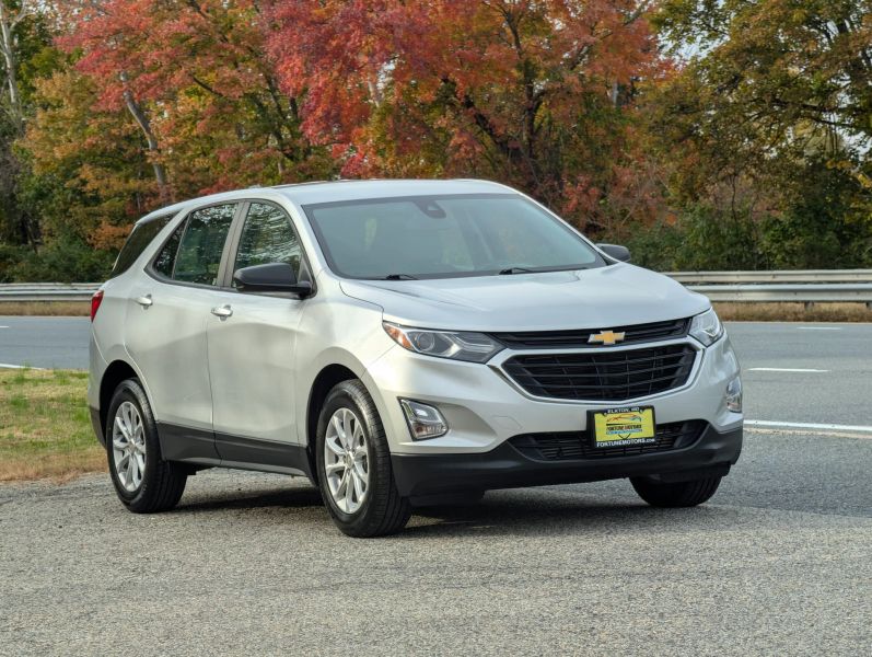 Used 2020 Chevrolet Equinox LS Sport Utility 4D SUV