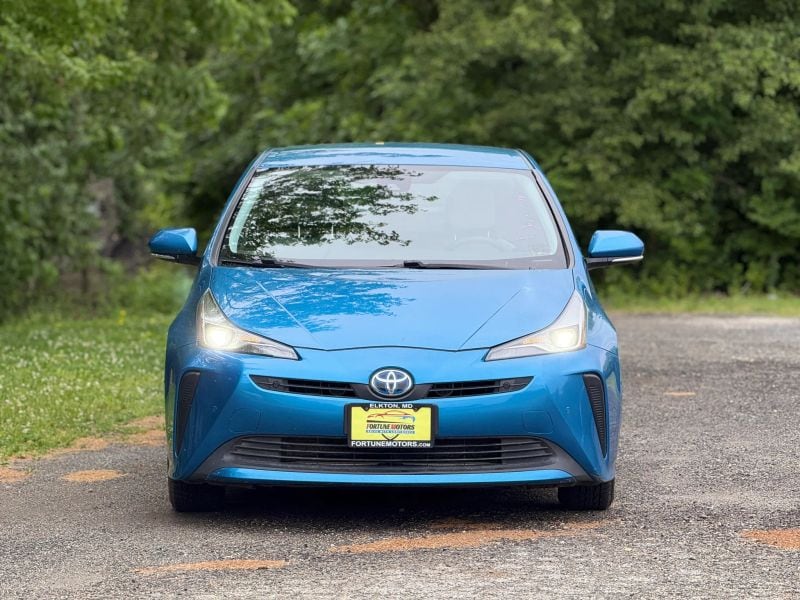 2019 Toyota Prius LE FWD's photo