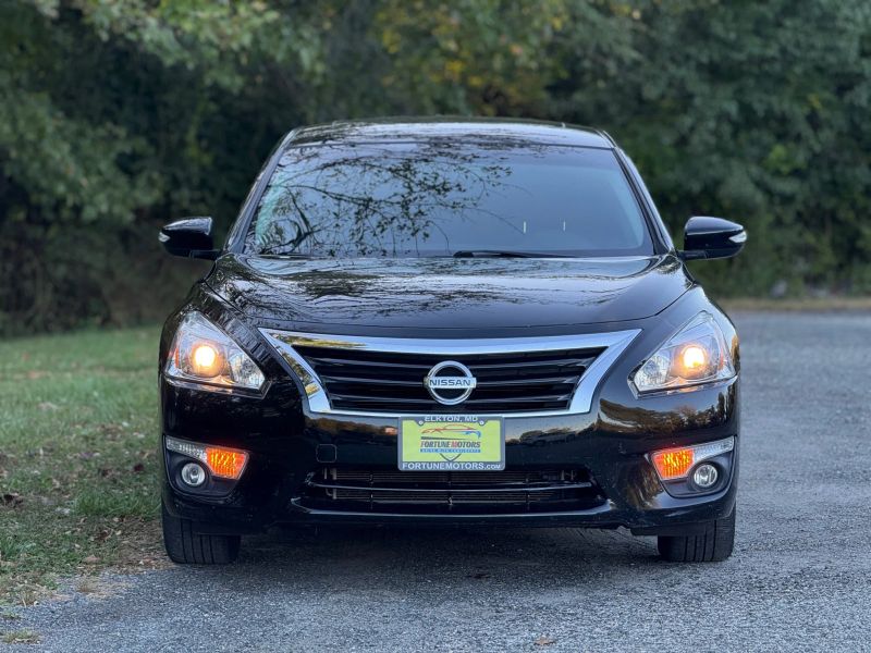 2015 Nissan Altima 2.5 SV photo 2