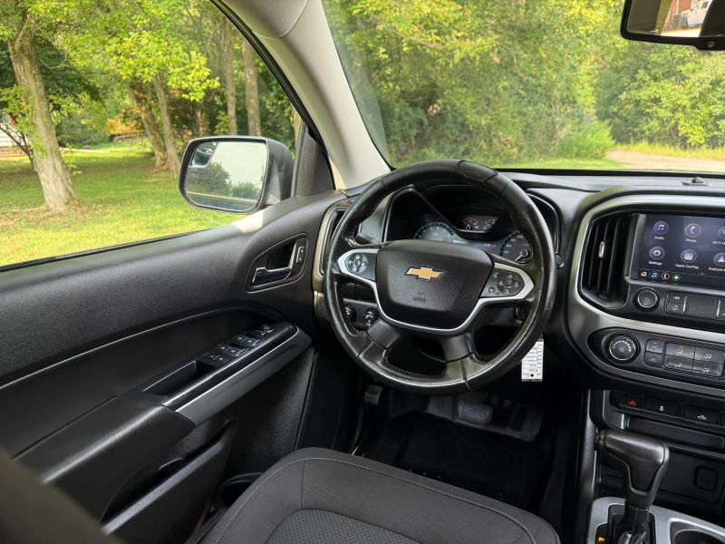 2019 Chevrolet Colorado LT - Photo 11