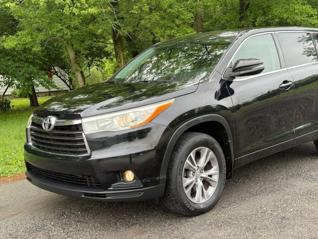 Used 2015 Toyota Highlander LE Plus Sport Utility 4D SUV