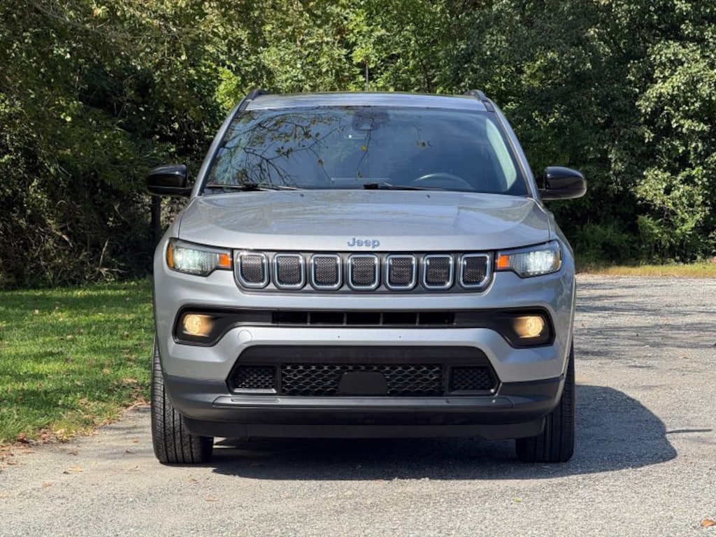 Used 2022 Jeep Compass Latitude Lux Sport Utility 4D SUV