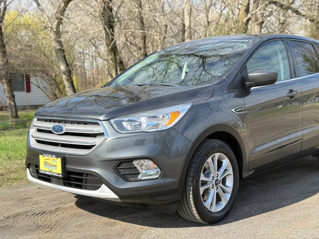 Used 2019 Ford Escape SE Sport Utility 4D SUV