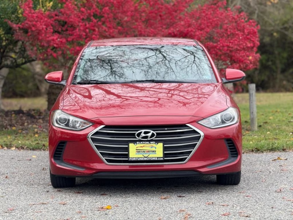 Used 2017 Hyundai Elantra SE Sedan 4D Sedan