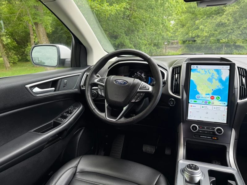 2021 Ford Edge SEL - Photo 11