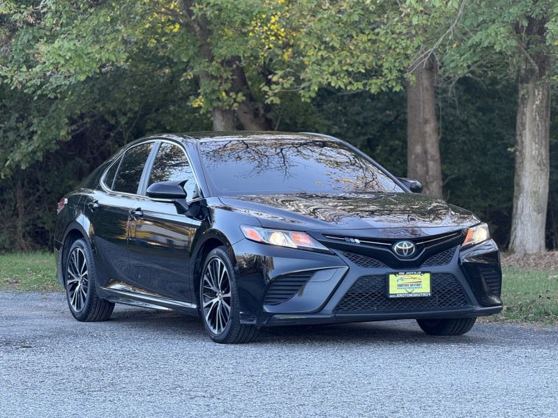 2018 Toyota Camry XLE XSE photo 3