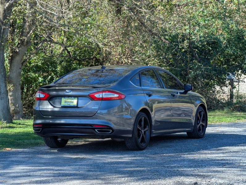 Used 2016 Ford Fusion SE Sedan 4D Sedan