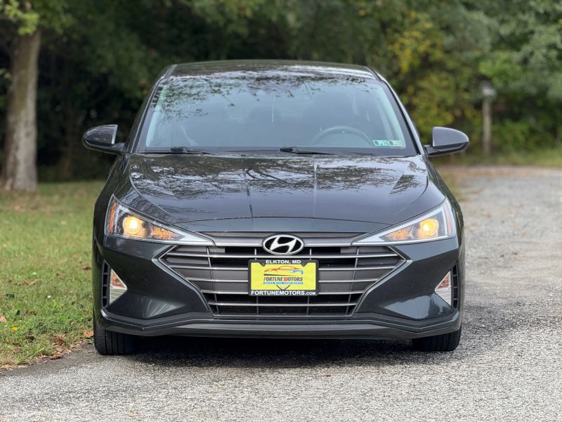 2020 Hyundai Elantra SE photo 2