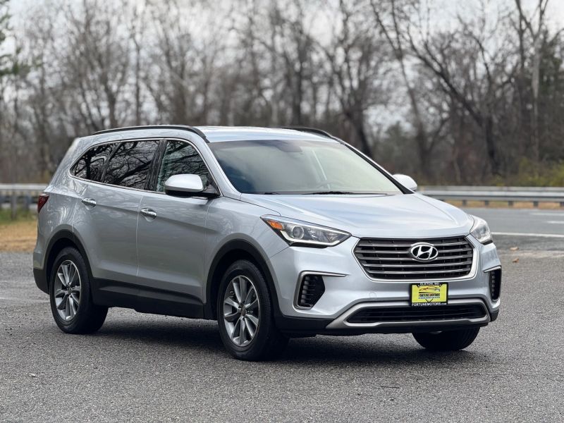 2017 Hyundai Santa Fe SE Sport photo 2