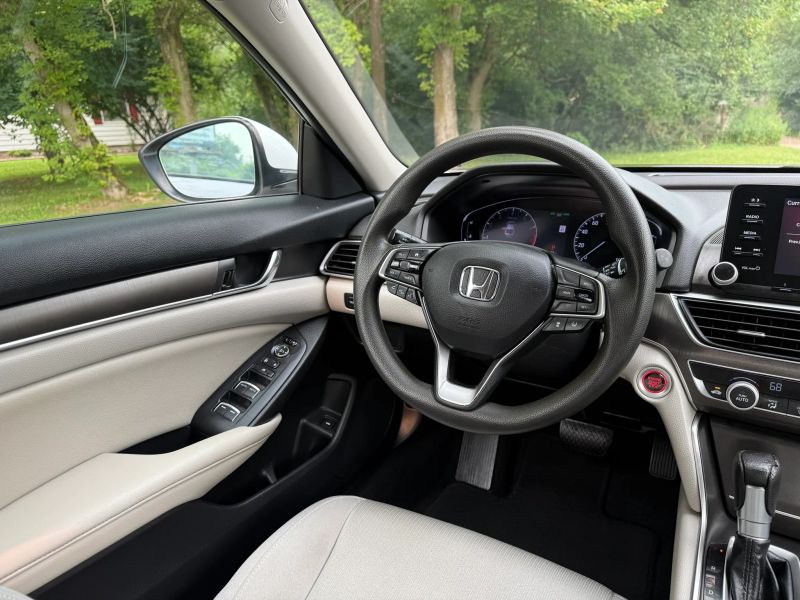 2020 Honda Accord LX - Photo 11