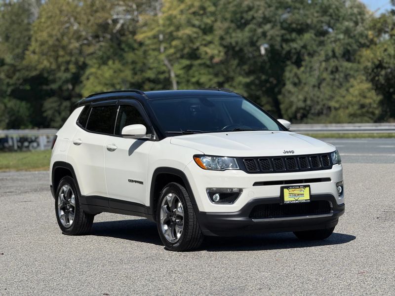 2018 Jeep Compass Limited Sport photo 2