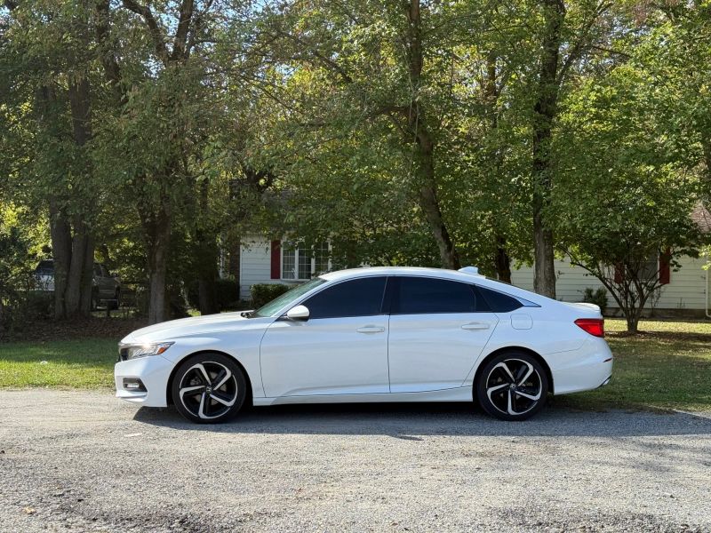 2019 Honda Accord Sport photo 4