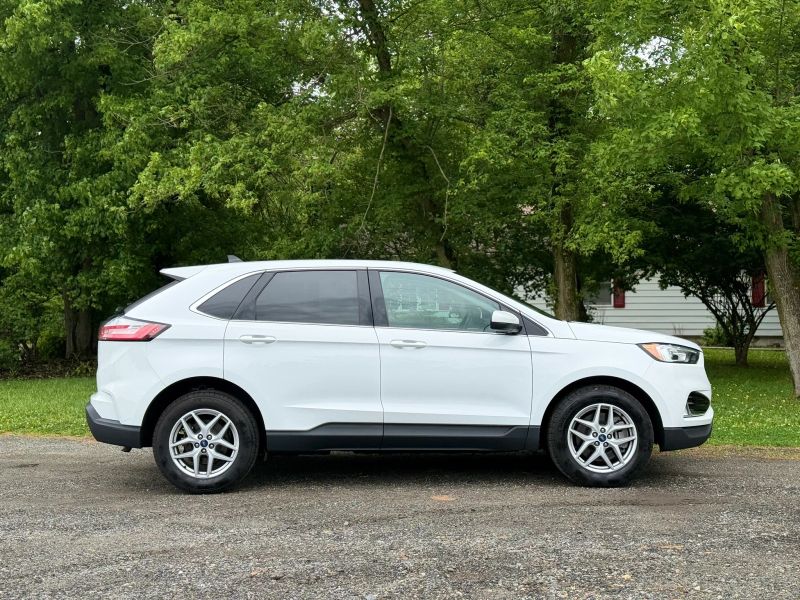 2021 Ford Edge SEL - Photo 8