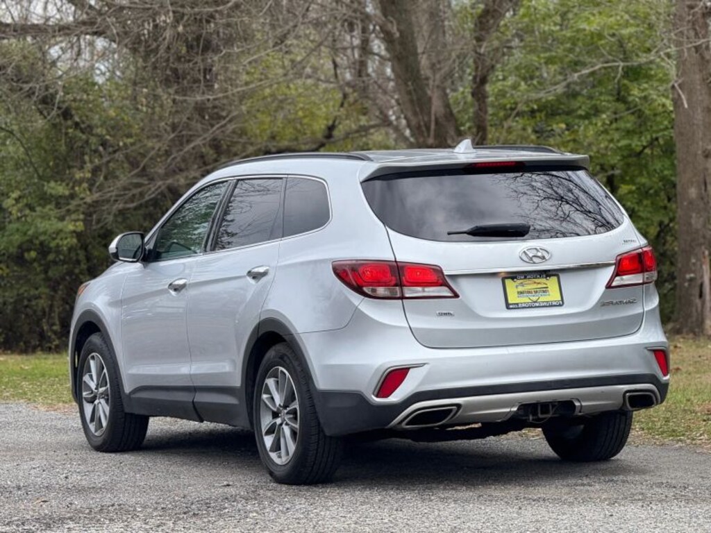 Used 2017 Hyundai Santa Fe SE Sport Utility 4D SUV