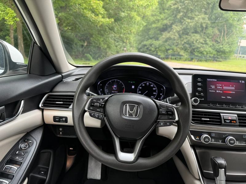 2020 Honda Accord LX - Photo 12