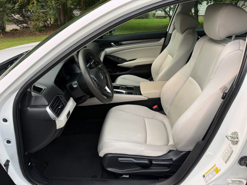 2020 Honda Accord LX - Photo 10