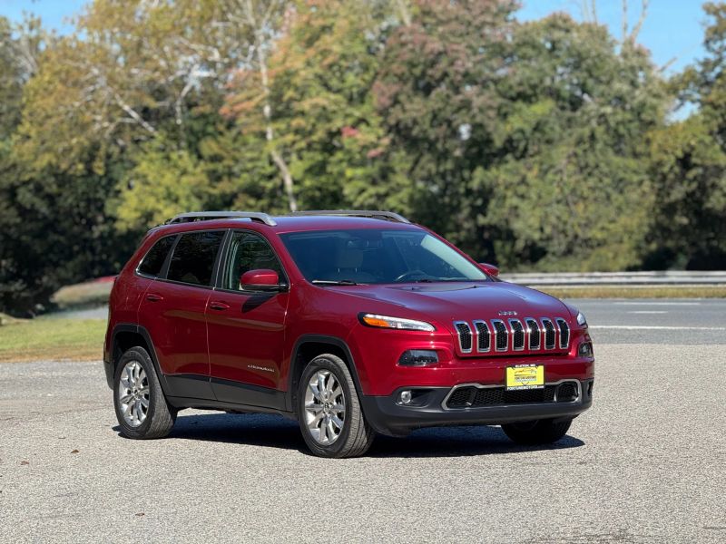 2015 Jeep Cherokee Limited Sport photo 2