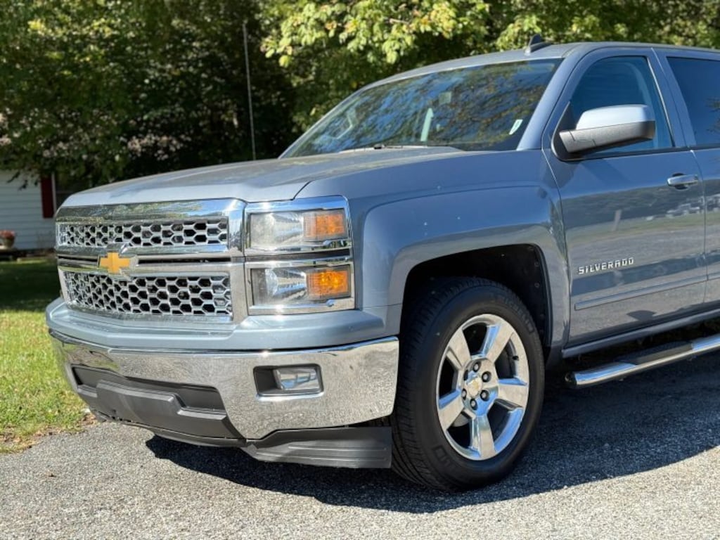Used 2015 Chevrolet Silverado 1500 Crew Cab LT Pickup 4D 5 3/4 ft Truck Crew Cab