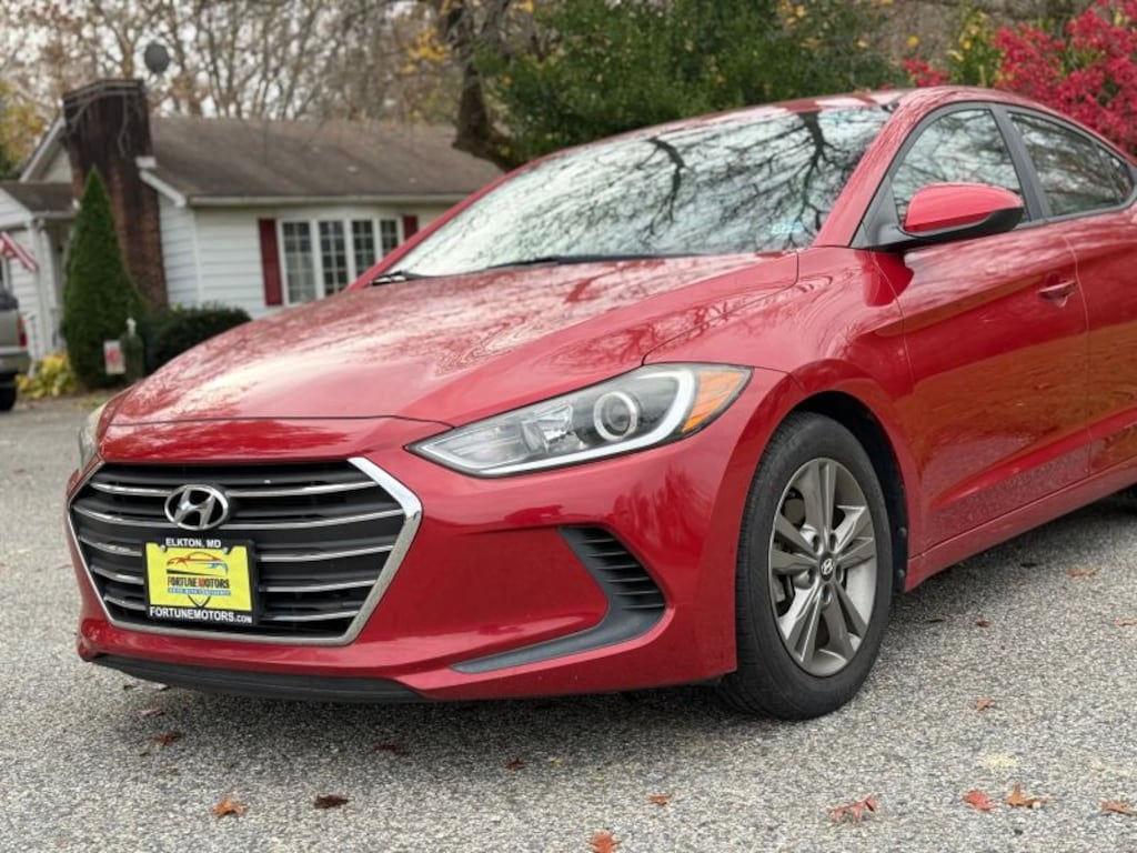 Used 2017 Hyundai Elantra SE Sedan 4D Sedan