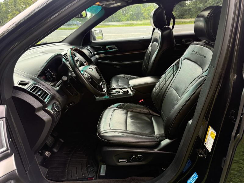 2017 Ford Explorer Platinum - Photo 10