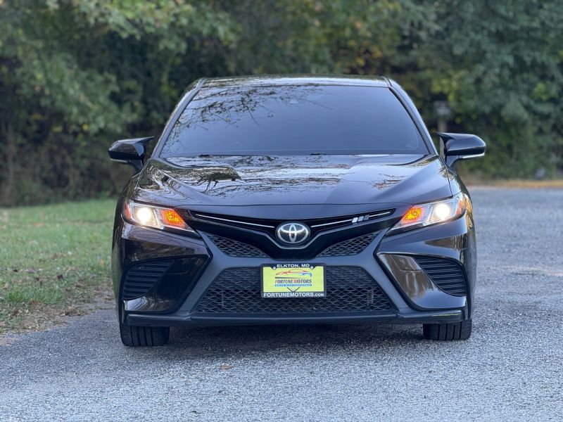 2018 Toyota Camry XLE XSE photo 2