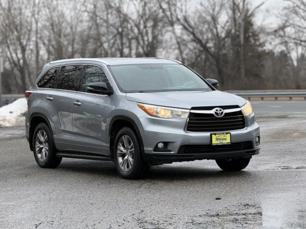 Used 2015 Toyota Highlander XLE Sport Utility 4D SUV