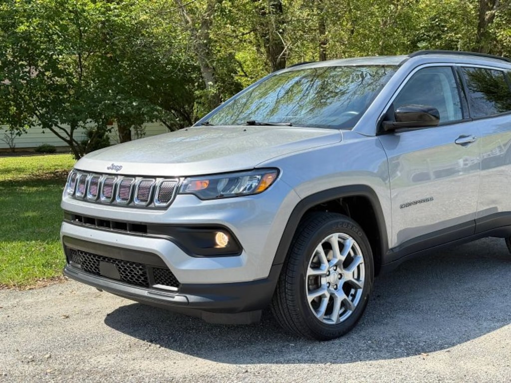 Used 2022 Jeep Compass Latitude Lux Sport Utility 4D SUV