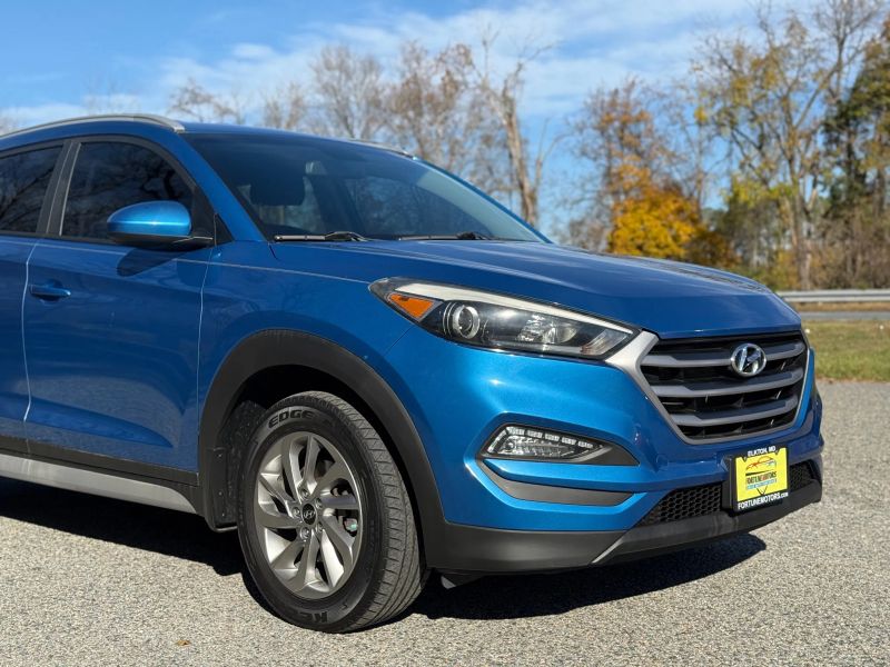 2018 Hyundai Tucson SEL Sport photo 2
