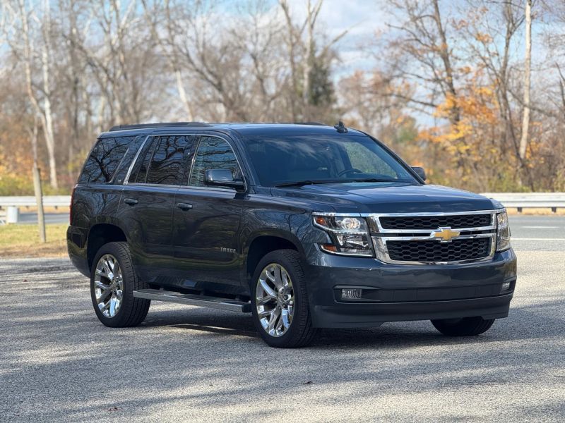 2019 Chevrolet Tahoe LT photo 2