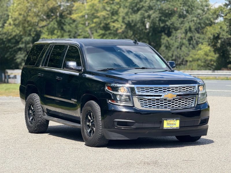 2018 Chevrolet Tahoe LT photo 3