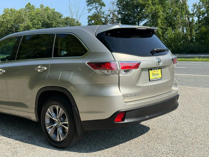 2016 Toyota Highlander LE Plus - Photo 27