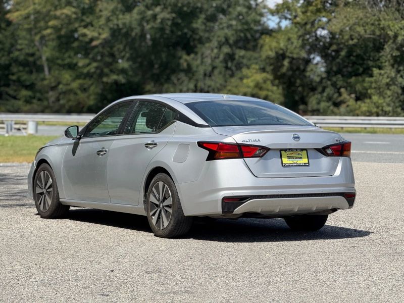 2022 Nissan Altima 2.5 SV photo 4