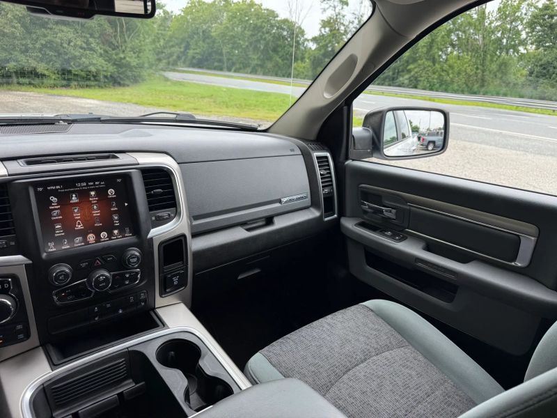 2017 RAM Ram 1500 Pickup Big Horn - Photo 17