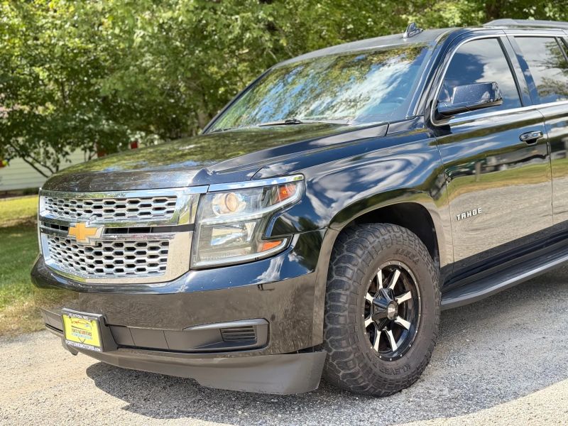 2018 Chevrolet Tahoe LT photo 4