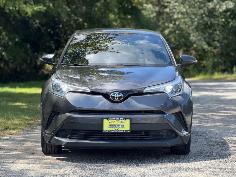 2019 Toyota C-HR XLE photo 2