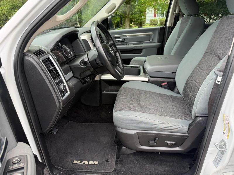 2017 RAM Ram 1500 Pickup Big Horn - Photo 10